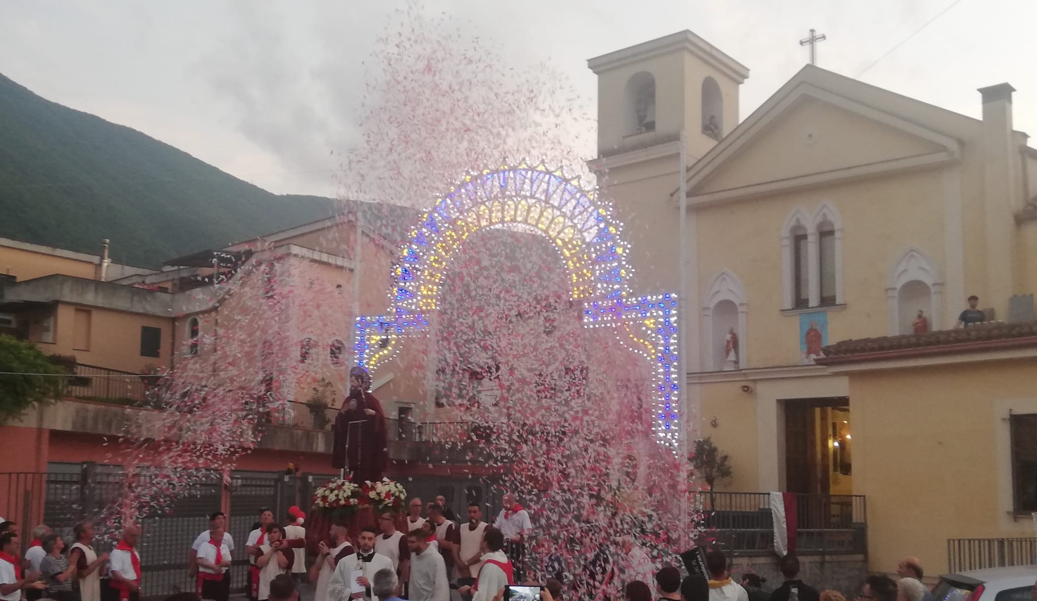 Trasuta di San Ciro citt in festa per il Santo Patrono In